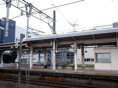 　敦賀駅に到着、訳ありで途中下車します。目下新幹線工事中です。