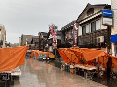 輪島の朝市。はじめてきましたが、雨。。。
輪島は、社員旅行で来たことありますが、酒飲んでいただけで、観光してないし。
自転車旅行でも時間合わずか。
声かけはたくさんされました。ｗ
永井豪記念館あり。この辺の出身かな？

２日目、能登金剛方面に行こうかとも思いましたが、雨のせいか、前日の運転の疲れか早く帰宅する選択に。