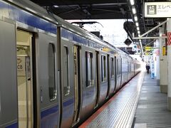 大船駅から東海道線に乗って上野駅まで行き常磐線に乗り換えます。まず目的地は茨城の取手駅になります。長旅ですのでグリーン車を選びます。電車を乗り継いでも1回分のグリーン料金で利用できるのは嬉しいですね。