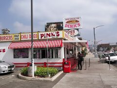 2日目の朝食にPINK'Sに来ました。相方がどうしても行きたい場所に指定しておりロサンゼルスに来たら絶対に行きたい！とリクエストです。
後で訪問したラスベガスにもありましたが・・・