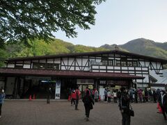 6時過ぎに立山駅に到着。
駅近くの駐車場は満車になっていたので、駅から5～6分の駐車場に停める。

