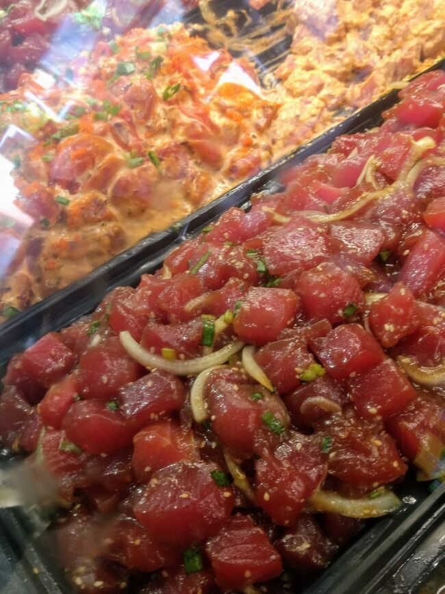 今回はHilton Garden Innに投宿。<br />ホテル選びの決め手は、リノベーション後でキレイなこと＆全室電子レンジ付き＆The BusのとおるクヒオAve.沿いなこと。<br /><br />Coco Coveでポキを買ってチェックイン早々いただく。<br /><br />午後はアラモアナやWhole Foods Market Queenで過ごす。