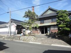 
月曜で軒並み休館・・・・・・・

ふと、思い出し伊万里市にある松浦一酒造へ

ここには昔、話題になった「河童のミイラ」が安置されておりお参り

まぁ、実際は・・・・何だろうがね

店員さんと仲良くなり色々と教えてもらった