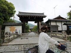 天龍寺
まだ拝観時間前なので、入山出来ません