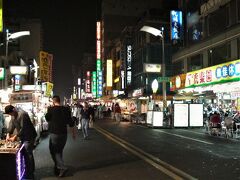 　瑞豐夜市に行けなかったので六合二路の観光夜市にやってきました。