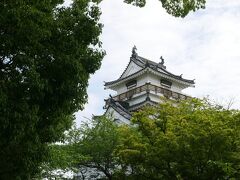 このあたりからがいいかな
昭和45年建築
日本一小さいと言われている城と