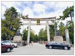 北野天満宮
北野白梅町駅から徒歩5分
まずはこの一の鳥居が見え、ここから社殿まではもう少しだけ歩きます。