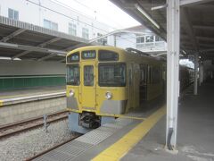 使用車両は4両編成
日中は20分間隔で1編成が東村山-西武園間を往復
嘗ては新宿線からの直通運転もありましたが､2011年に直通列車が東村山駅で脱線事故を起こし､その後に直通運転は正式に廃止され､ほぼ電車は線内運用となっているそう