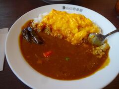 遅めのお昼は高速を降りた後のココ壱番屋で。

オムカレーにnorisa妻の野菜カレーの具を少々もらいます（笑）