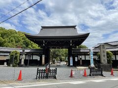 更に少し歩いて乃木神社へ。乃木希典・乃木静子を主祭神として 1916年に創建された神社。京阪、南海など数多くの鉄道会社を設立した村野山人が乃木の殉死に強い感銘を受けたことから個人の全財産を投じて創建したそうです。