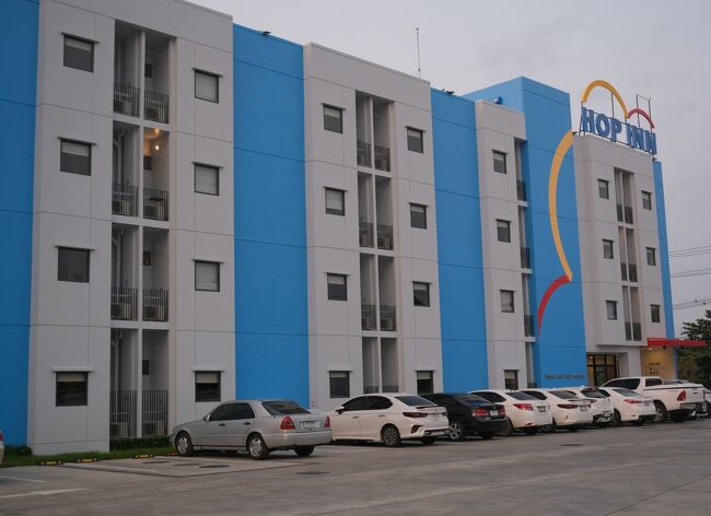 ペッチャブーンで泊ったHOPINNホテルは近年地方でも建設が多くなりタイ人に人気の安いホテルです、各ホテルの作りはすべて同じ作りで650B≒2275円。