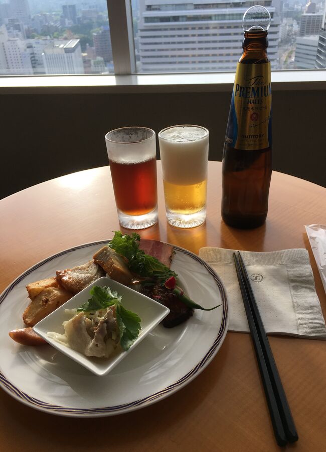 のんびりとビール頂いています。
