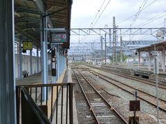 列車は11時51分に北上駅・1番線到着。
せっかくラッチ内にいるので、『0番線』を取材することに。
岩手県内ではここと盛岡駅にある。