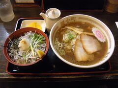 夕食は喜多方ラーメンとしらす丼