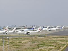 天空橋駅の近くでは777とかがいっぱい駐機されてました