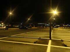 19:20  富山きときと空港に到着。駐車場はがら空きです。