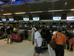 何やかやでバンコク国際空港に到着