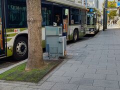 こちらは広電バス。西鉄バスほどではないがかつては日本で最も多い路線を誇るバス会社の一つだった。こちらは昔は日野（一部は三菱）のエンジンを搭載。子供の頃の印象はエンジン音が優しい。こちらも子供の頃からよく利用していたバス会社だ。