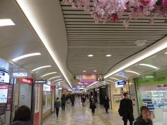 【地下街なんばウォーク】

意味もなく　写真を撮る