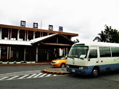 　台東市街地を出るとしばらく郊外を走り知本の市街地へ。そして鉄道の知本駅に寄ってから温泉街に入って行きました。駅、市街地、温泉はそれぞれ結構離れています。（写真は別の日撮影の知本駅）