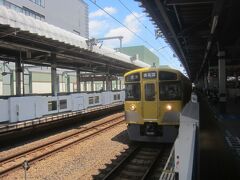 後続の西武有楽町線からの電車が2本きて､ようやく豊島園行の電車が来た
豊島線はほぼ(始発電車を除いて)池袋からの直通電車
昔(本当に昔)は準急などもあったけど､現在は各駅停車だけの運用になっています

■西武豊島線(練馬-豊島園 1.0km)
概ね15分毎 8両編成 2駅 単線　1927年武蔵野鉄道により開業