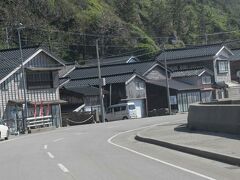 黒瓦が美しい鵜島集落。