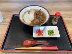 ソーキそば
ごぼうの天ぷらも入っていて、軟骨まで食べられる柔らかさ
本当に美味しい
伊計島の小麦を使っているらしい