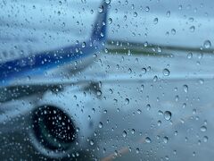 出発当日
やはり雨。。

だって、雨女の親友に送って貰ったから～～
さすがです！
