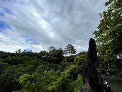 約一時間の移動で郡上八城に到着です。
お城の駐車場は山の上と麓に二カ所あり共に無料でした。
お城の見学の時は上に駐めて町歩きの時は麓に駐めると駐車場代が掛りません。
