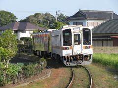 ひたちなか海浜鉄道湊線の磯崎駅で下車し、酒列磯前神社（さかつらいそさきじんじゃ）へ。