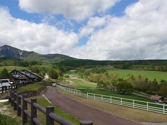 カヤック体験の後は、ネットで見つけた清里テラスに向かいました。ところが、2021年の開業はGW＆5月29日～11月14日。
ガーン((+_+))　　ちゃんと調べるべきでした。

