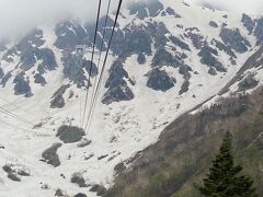 立山黒部アルペンルート③
「黒部平から大観峰」までは、ロープウェイです。

5月下旬ですが、残雪があります。