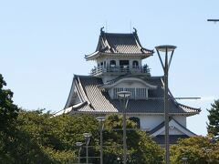 長浜城。今回は駐車場代が気になって訪問はやめました。（後から考えればけちけちしないで行っておけばよかった・・・）