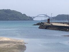 ♪ ここは串本　向かいは大島　仲をとりもつ巡航船…♪の民謡「串本節」で歌われた巡航船も、1999年に大島架橋開通とともにその役目を終えたようです。

って言うか、大島との間に橋がかかったことも知らんかった(^_^;)