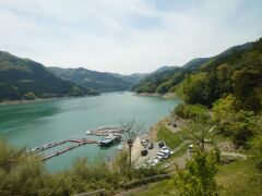 鬼石の町を過ぎると、その先は神流川沿いの山間を縫うように走ります。カーブも多くなるので、バスはゆっくり走ります。