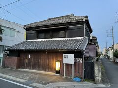 旧寺田園。お茶や乾物屋さんだったそうです。

流山は舟運が輸送の主力だった頃はさぞ栄えたんでしょうね。古い建物もまとまっていれば重要伝統的建造物群保存地区にでも指定されそうなレベルですが、残っている建物は散らばっていて、ちょっと色々残念な流山です。