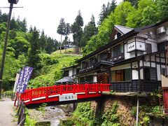 ＜そば処 滝見館＞
ここから滝を見ながらお蕎麦をいただくのもアリかと。
