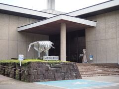 ＜山形県立博物館＞
城内は広い道路もあり道路には北門から入れるみたい。
北門は遠回りだったので徒歩で城内散策