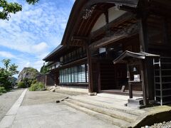 最後は立石寺本坊。

ココでも御朱印をいただけるそうです。
中にはお面があるとかですが、めっちゃ素通りした。
開いていたのかも不明。

山寺はかなり満足。
他のお寺と違って本当に色々楽しめた。
ゆっくり写真を撮りながら歩いて2時間～2時間半くらい。