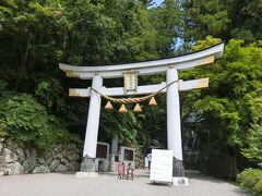 少し歩いて、宝登山神社に来ました。