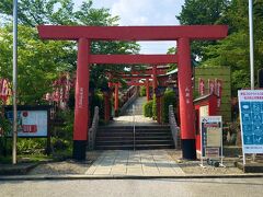 インスタ映えスポットとして紹介されている三光稲荷神社。城下町通りの終点にあります。