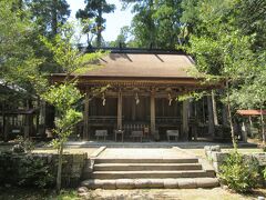 熊野三所大神社・本殿　熊野大辺路にあり、熊野詣でが盛んな頃は、九十九王子の一にして熊野地方に於ける有数の神社に属したようである。浜の宮王子社跡です。