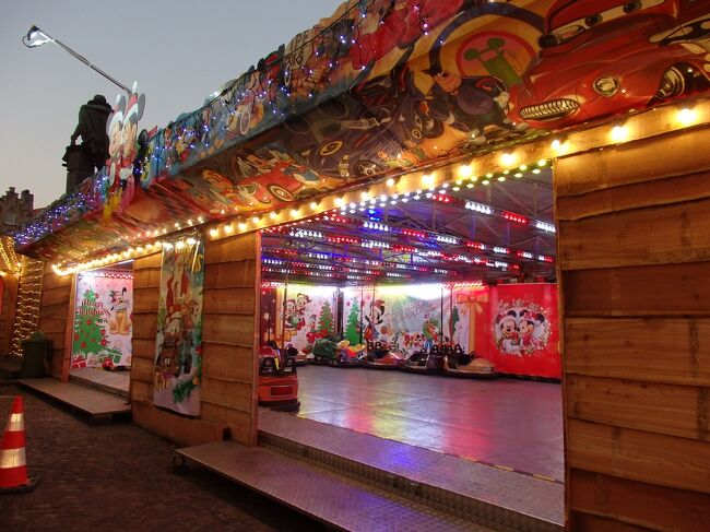 シモン・スティーヴン広場のクリスマスマーケット