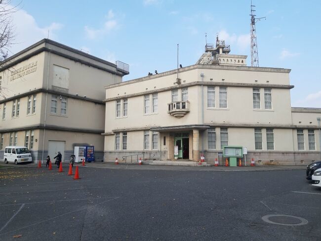そして江波山気象館に到着しました。<br />１９３４年に広島県立広島測候所として建築され、１９３９年に国営移管されています。<br />原爆で被災しましたが、その間も一日も休まず気象観測を続けられたとの事です。