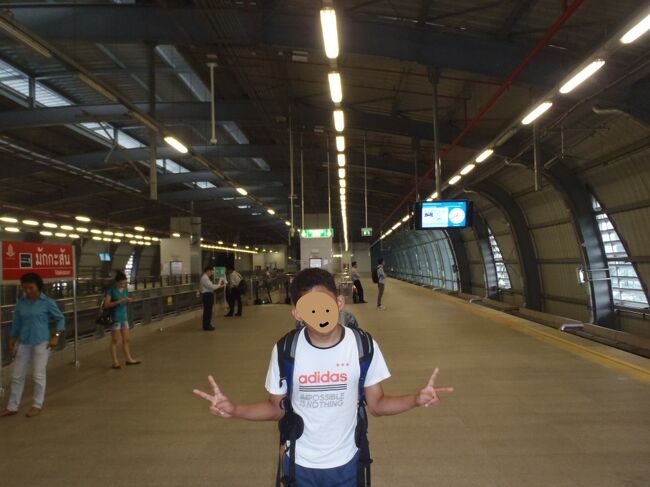 さて翌日のお昼過ぎ。レールウェイリンクのスワンナプーム国際空港駅に居ました。