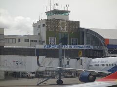 インテルナシオナル・エル・アルト空港に到着。
世界で最も高い場所にある国際空港です。