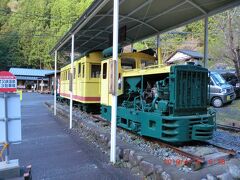 ホテル近くに有った昔の機関車