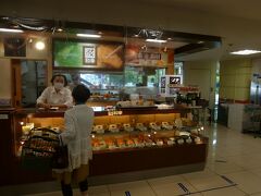 たごさくの隣がトンカツの和幸です。
ここのトンカツ弁当は安くて美味いので主人が時々買います。