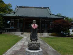 広渡寺の本堂です。曹洞宗の禅宗で、高麗三十三観音の15番札所だそうです。
武蔵野観音霊場が西武線沿線にほぼあり、だいぶ周りましたが、高麗観音霊場があったんだ。