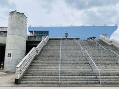 レンタカーを借りて、下道でうみたまごへ。
本当はうみたまごよりも高崎山自然動物園に行こうと思っていたのですが、猿がいないということだったので、とりあえずうみたまごに入ってみます。
入場料は2,300円。